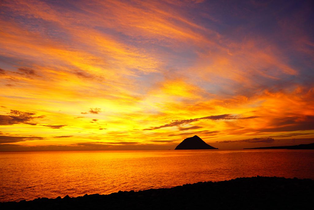 夕日 八丈島観光協会