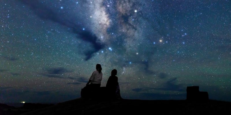 潮風に吹かれ見上げる満天の星空 - 八丈島観光協会