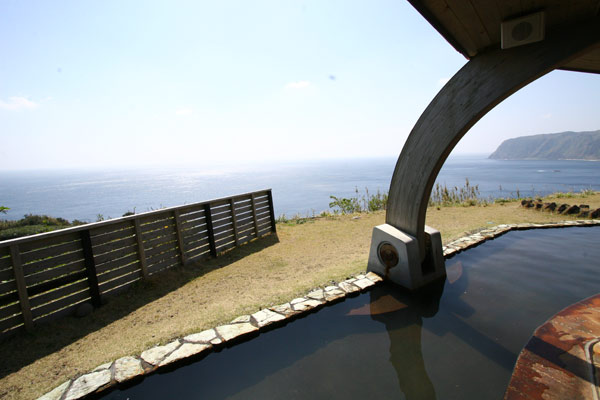 末吉温泉「みはらしの湯」 | 八丈島観光協会